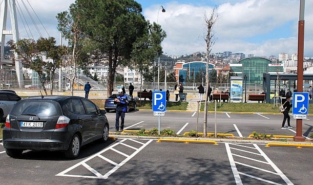 Büyükşehir Zabıtası'ndan çift taraflı parka müdahale