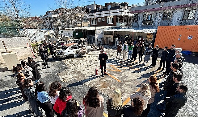 Maltepe Belediyesi'nin öğretmenlerine “yangın müdahale eğitimi