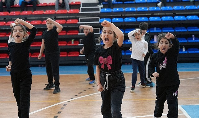 Maltepe'nin karatecileri mezun oldu