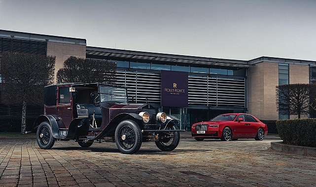 Rolls-Royce'un cesur alter egosu Black Badge 10 yaşında!