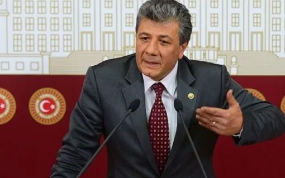 MUSTAFA BALBAY’IN SESSİZ DÖNÜŞÜ: KALEMİN HAFIZASI YENİDEN SAHNEDE
