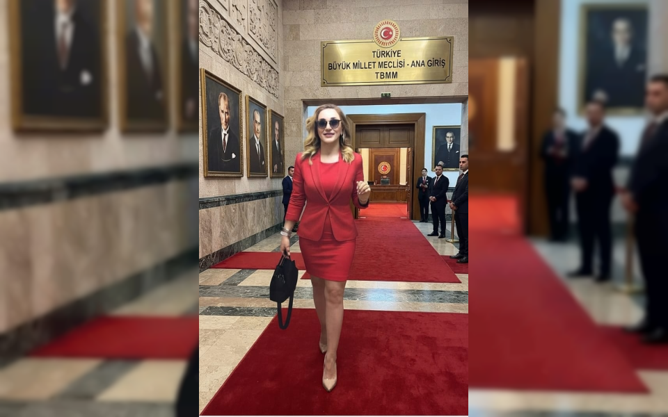 PARLAMENTO VE SERMAYE ORTAK HATTA: BEYZA YÜZÜAK İMZALI 